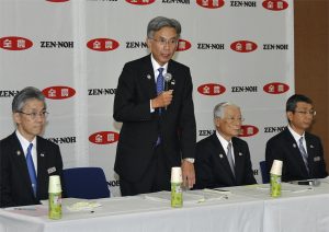 JA全農が通常総代会開催。総代会・経営管理委員会後、長澤会長、山﨑理事長、野口・桑田両専務は、東京・JAビルで記者会見を行った。